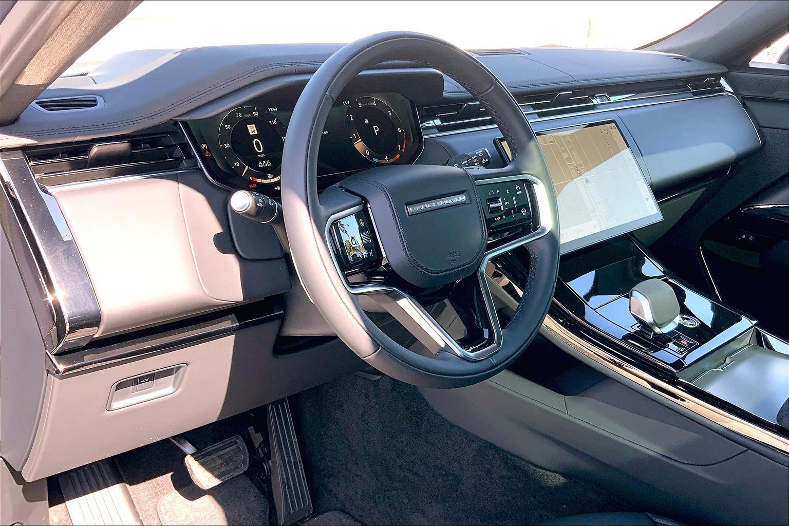 2025 Land Rover Range Rover Sport P360 SE photo 4
