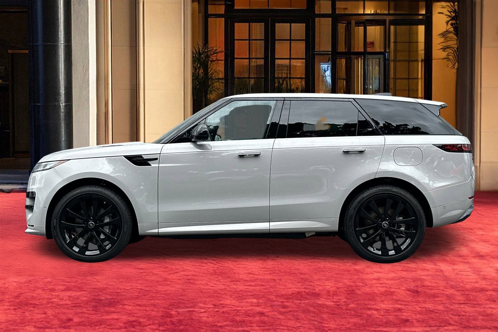 2025 Land Rover Range Rover Sport SE photo 2