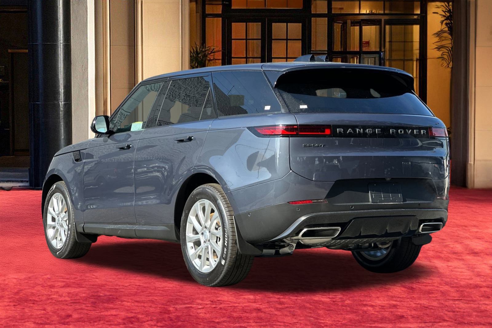 2025 Land Rover Range Rover Sport P360 SE photo 3