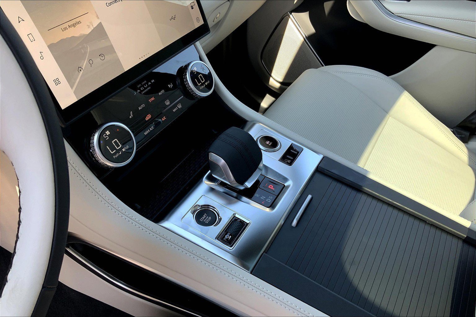 2026 Jaguar F-Pace R-Dynamic S - Photo 9
