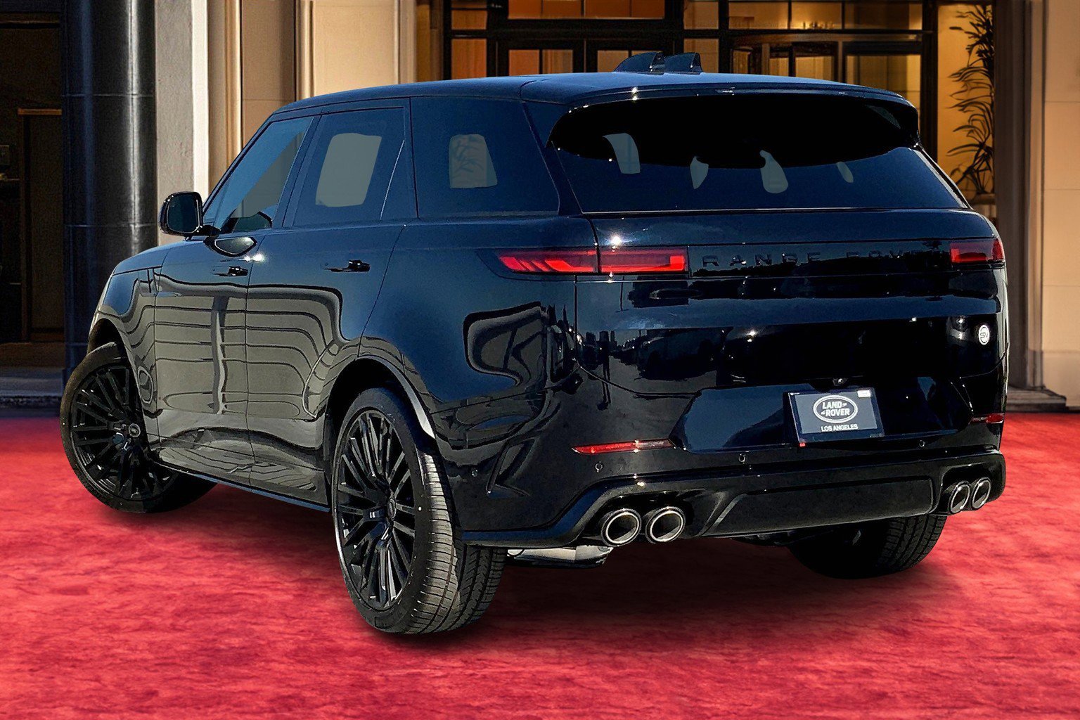 2025 Land Rover Range Rover Sport photo 2