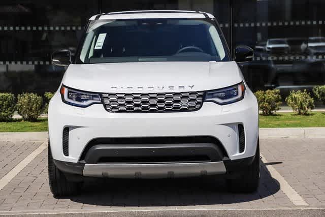 2024 Land Rover Discovery S 2