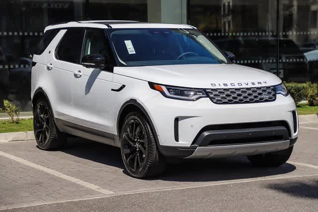 2024 Land Rover Discovery S 3