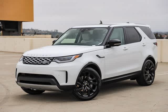 2024 Land Rover Discovery S Hero Image