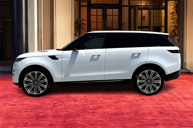 2025 Land Rover Range Rover Sport P360 SE photo 3
