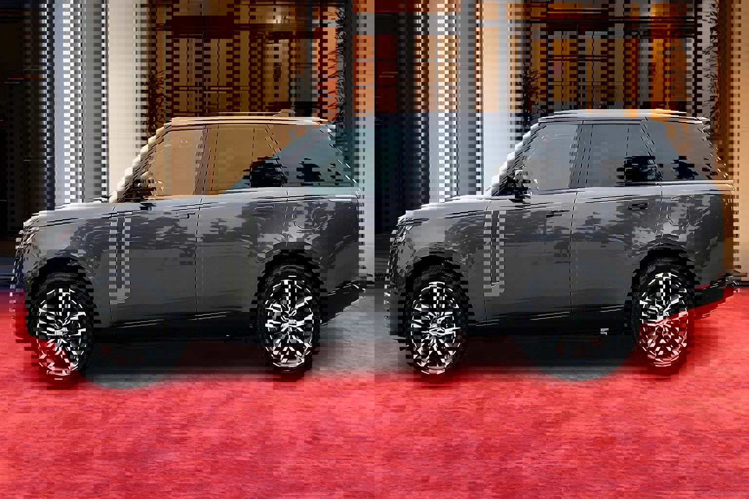 2025 Land Rover Range Rover SE photo 3