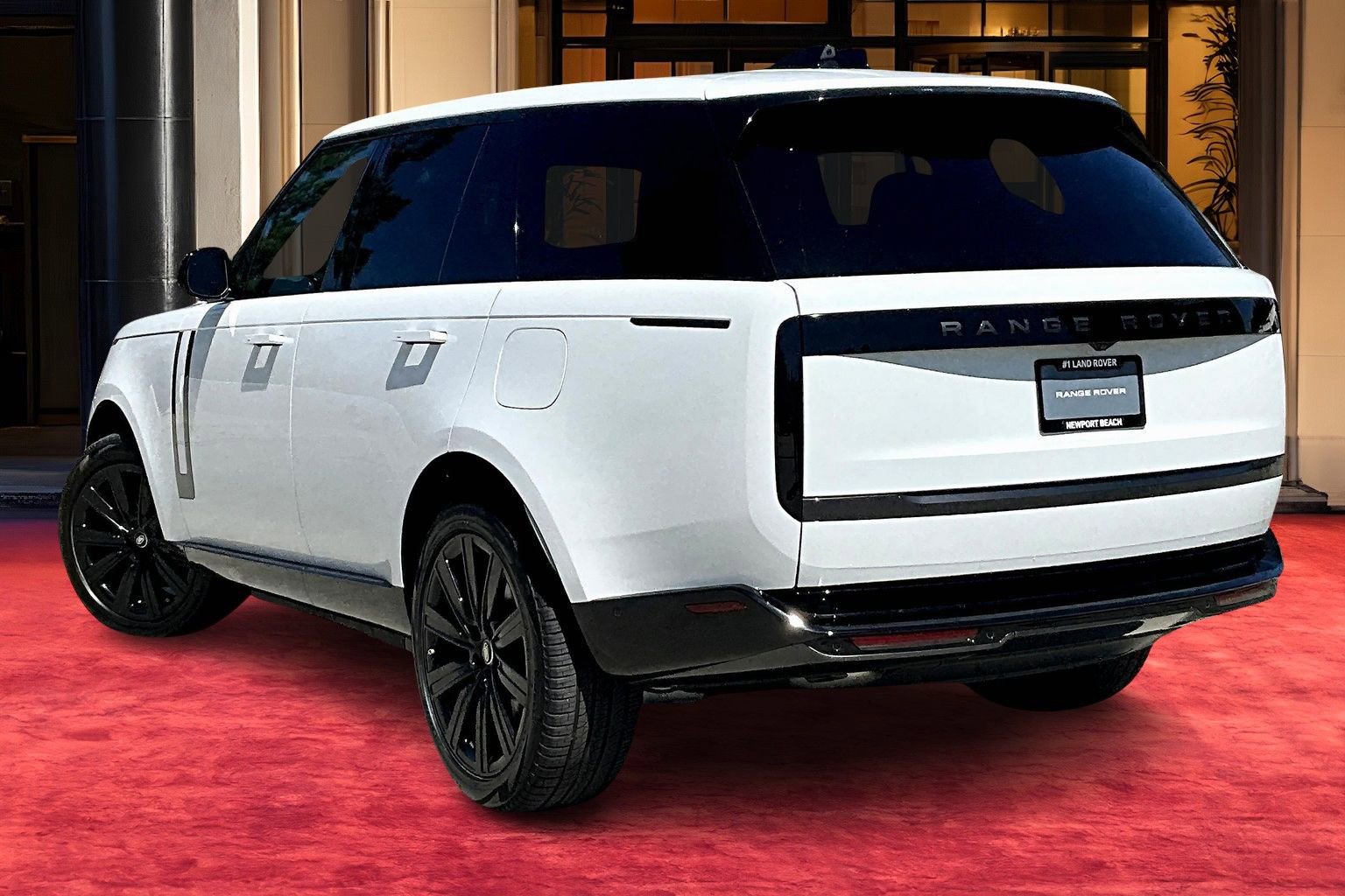 2025 Land Rover Range Rover SE photo 2