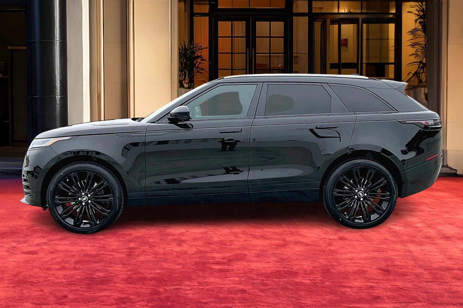 2026 Land Rover Range Rover Velar P400 Dynamic SE photo 2