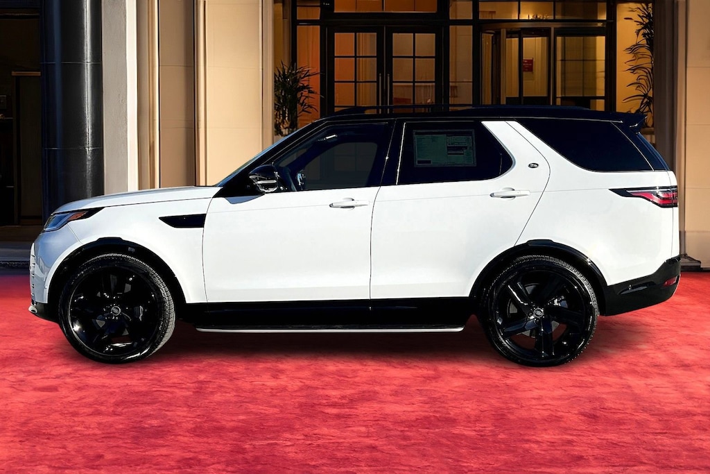 New 2025 Land Rover Discovery P360 Dynamic SE SUV