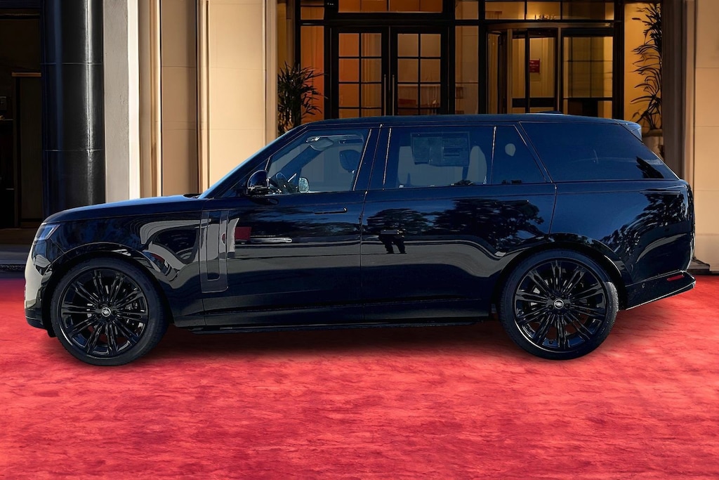 New 2025 Land Rover Range Rover P400 SE 7 Seat SUV