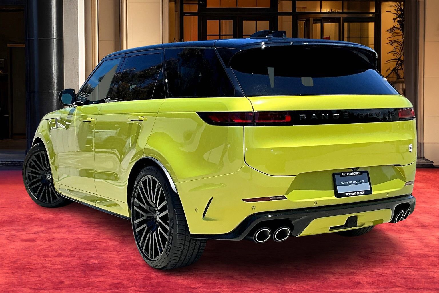 2025 Land Rover Range Rover Sport photo 2