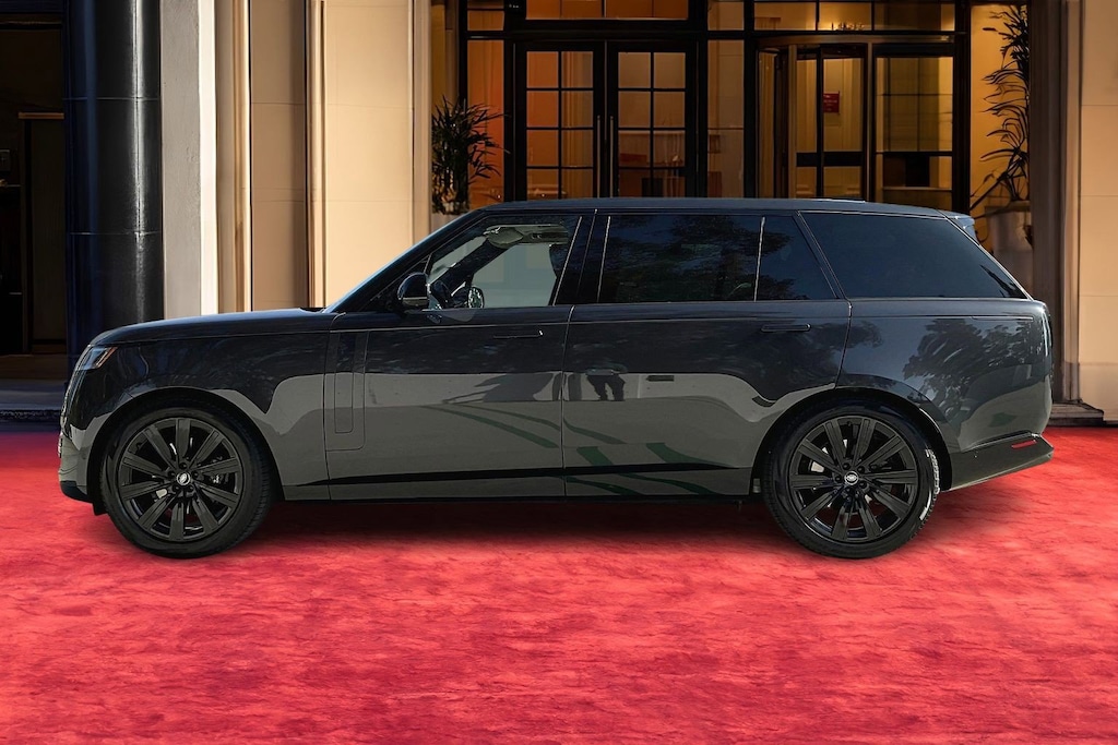 New 2025 Land Rover Range Rover P400 SE 7 Seat SUV