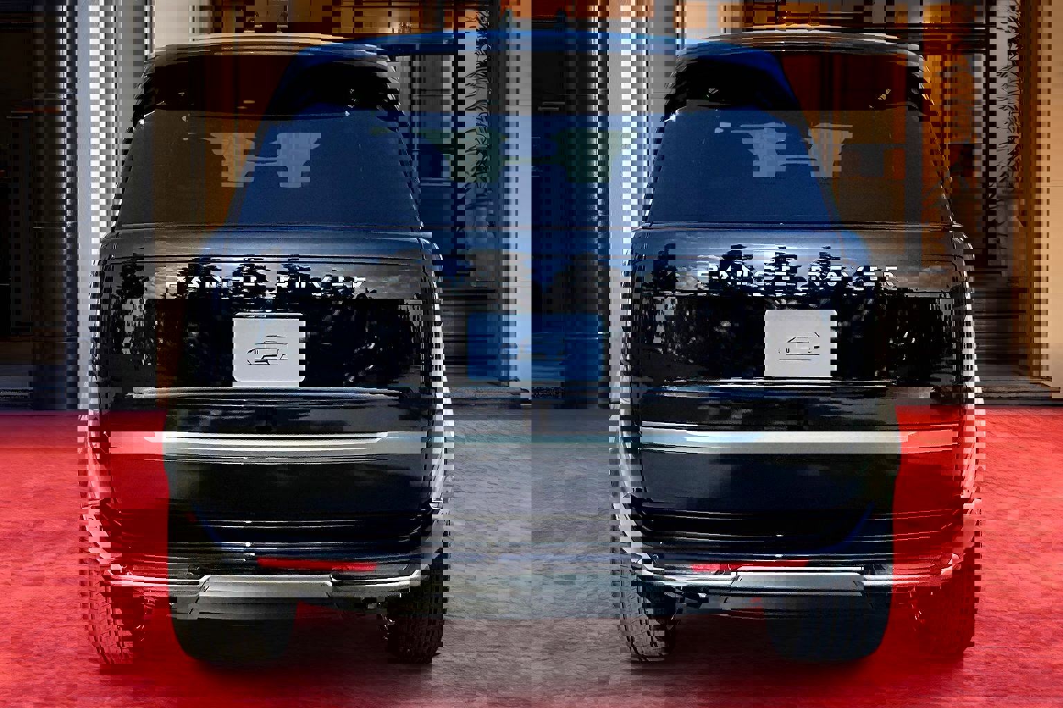 2025 Land Rover Range Rover SE photo 3