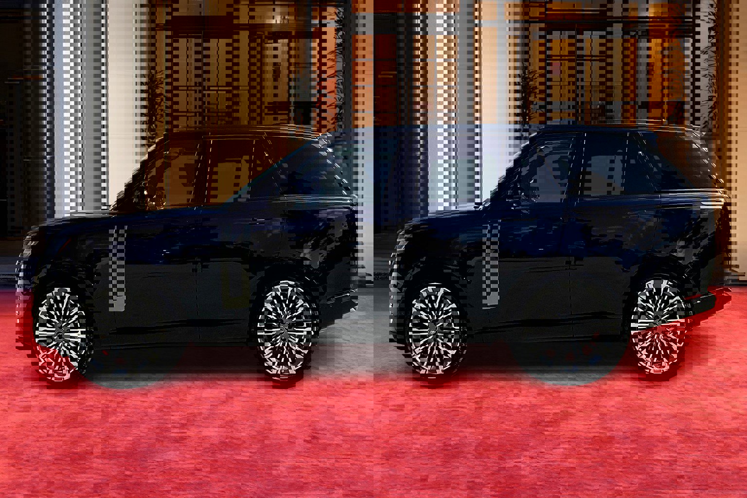 2025 Land Rover Range Rover SE photo 3