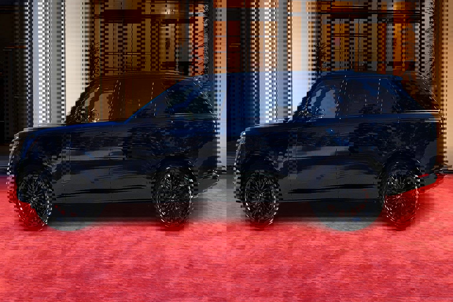 2025 Land Rover Range Rover SE photo 3