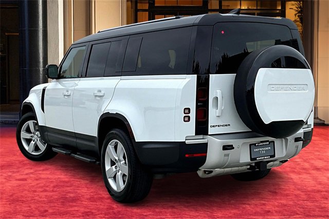 2025 Land Rover Defender 130 S photo 2