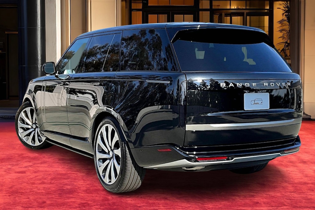 New 2025 Land Rover Range Rover P400 SE SUV