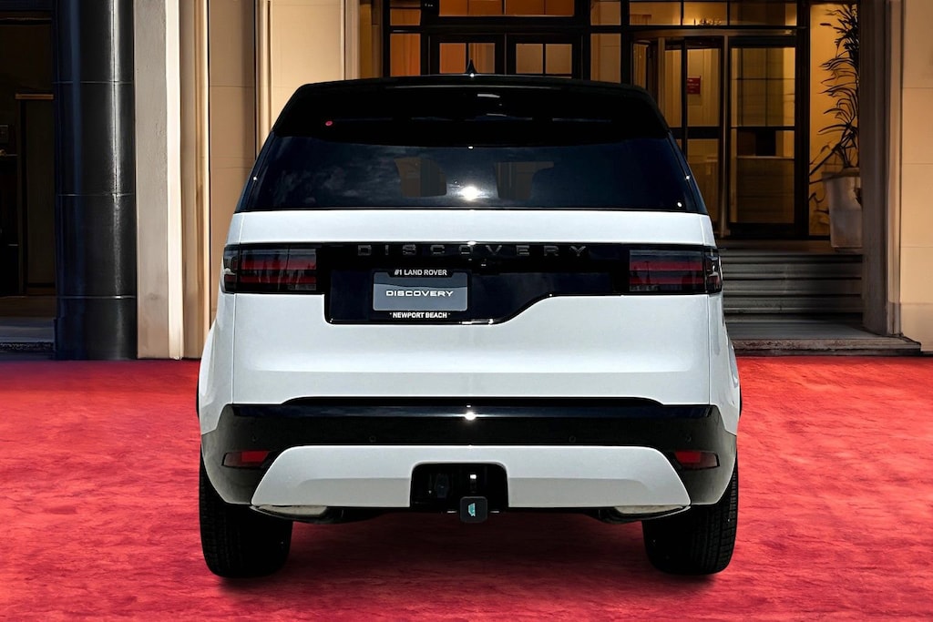 New 2025 Land Rover Discovery P360 Dynamic SE SUV