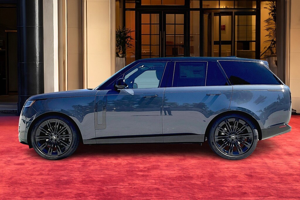 New 2025 Land Rover Range Rover P400 SE SUV