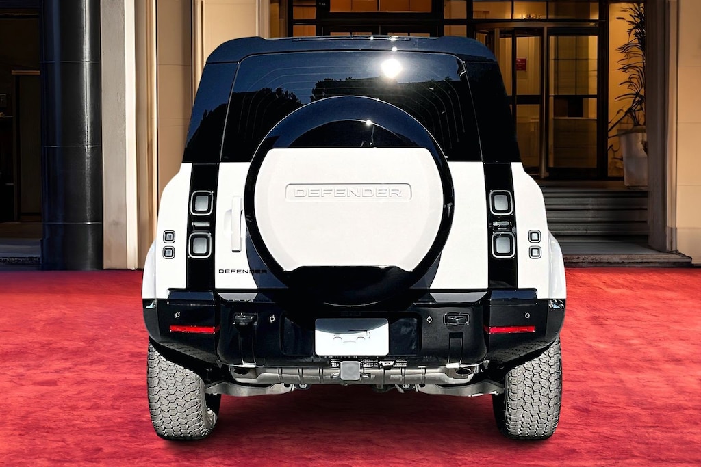 New 2026 Land Rover Defender 110 X-Dynamic SE SUV