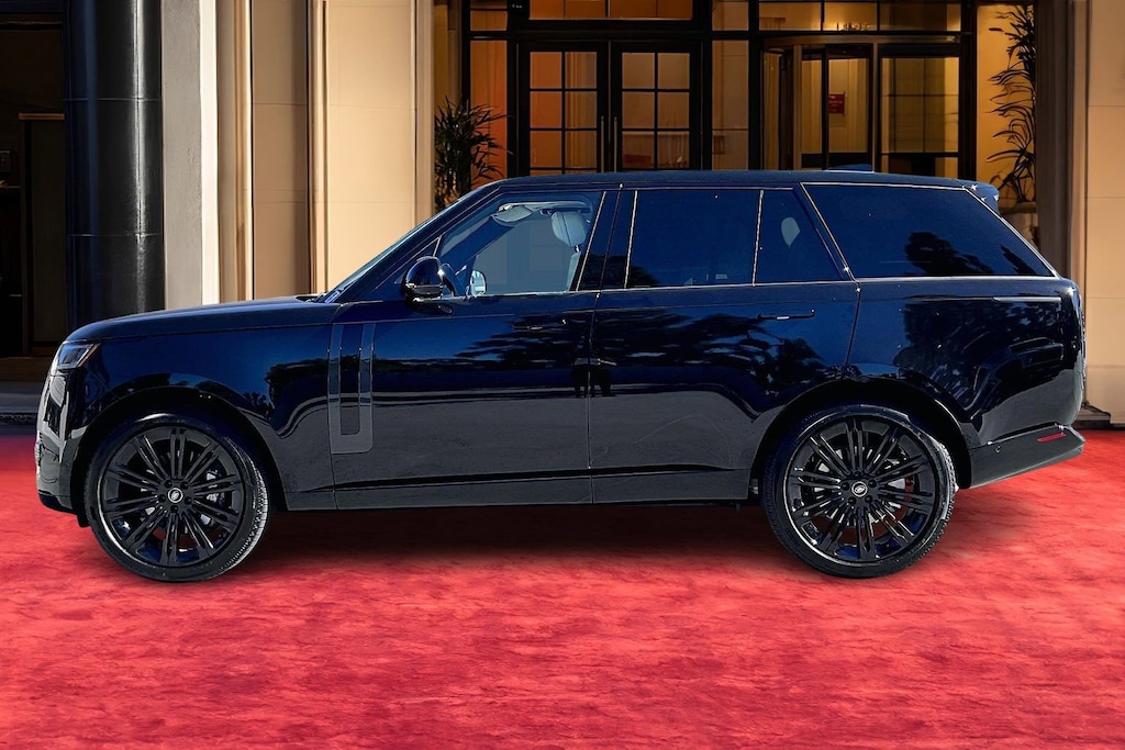 New 2025 Land Rover Range Rover P400 SE SUV