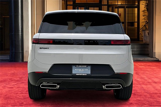 2025 Land Rover Range Rover Sport P360 SE photo 3