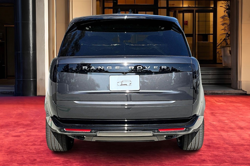 New 2025 Land Rover Range Rover P400 SE 7 Seat SUV