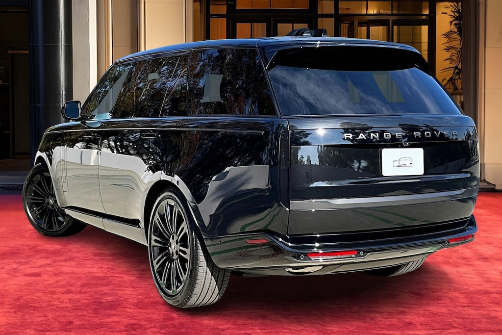 New 2025 Land Rover Range Rover P400 SE 7 Seat SUV