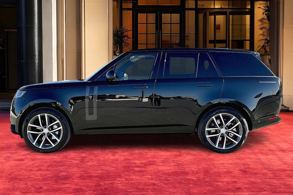New 2025 Land Rover Range Rover P530 SE SUV