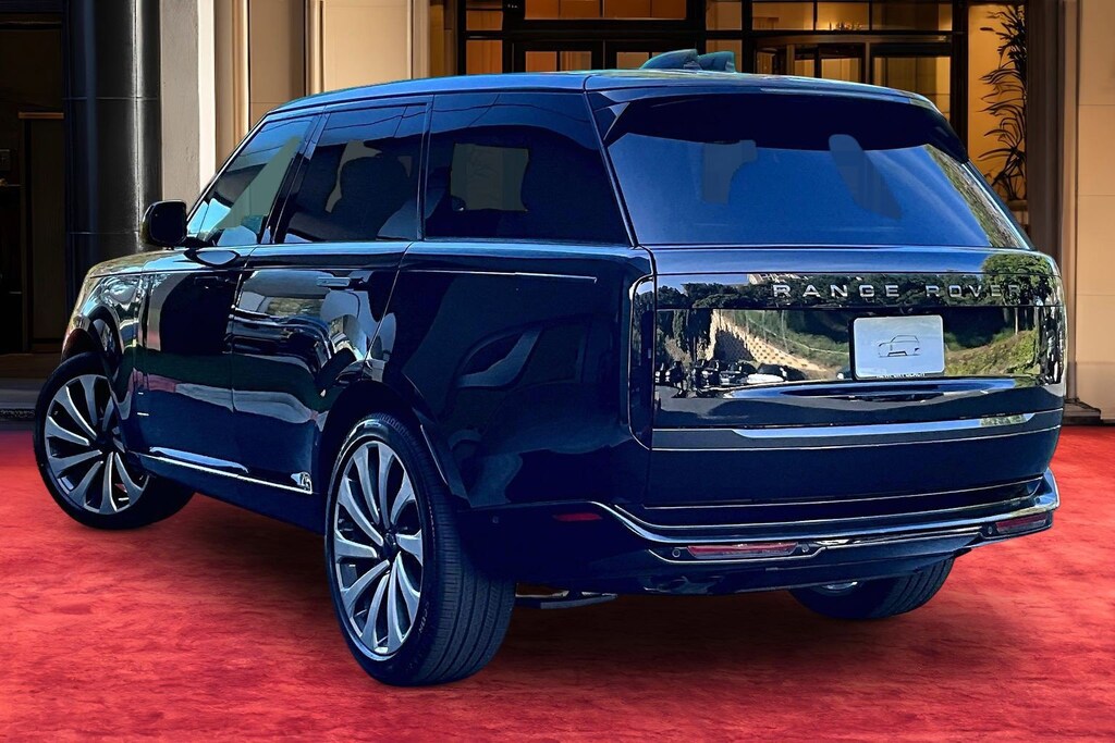 New 2026 Land Rover Range Rover P530 SE SUV