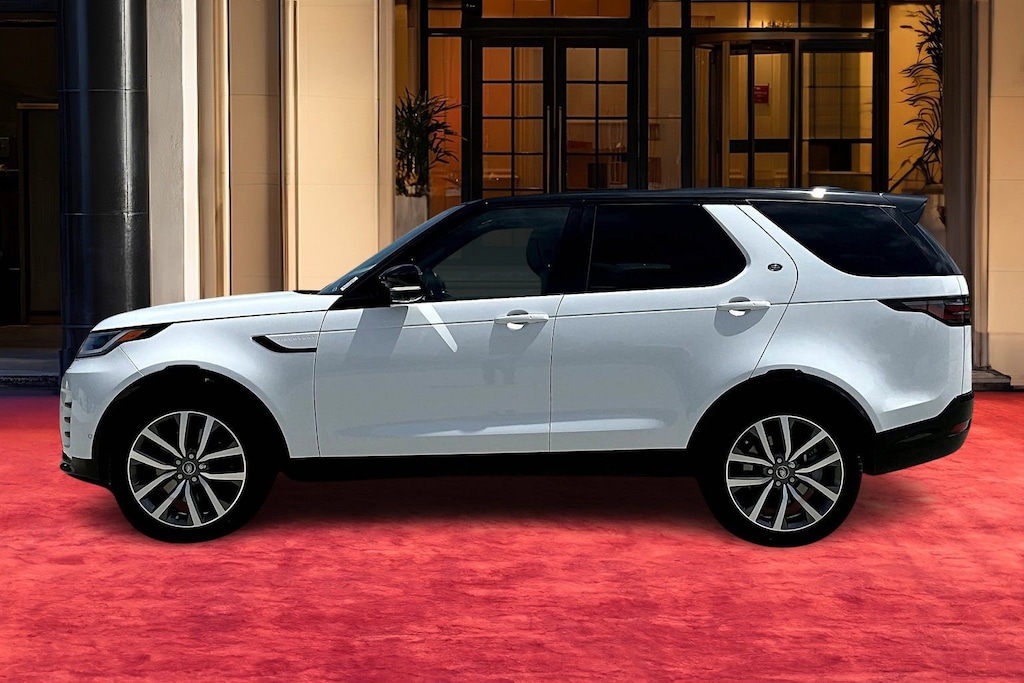New 2025 Land Rover Discovery P360 Dynamic SE SUV