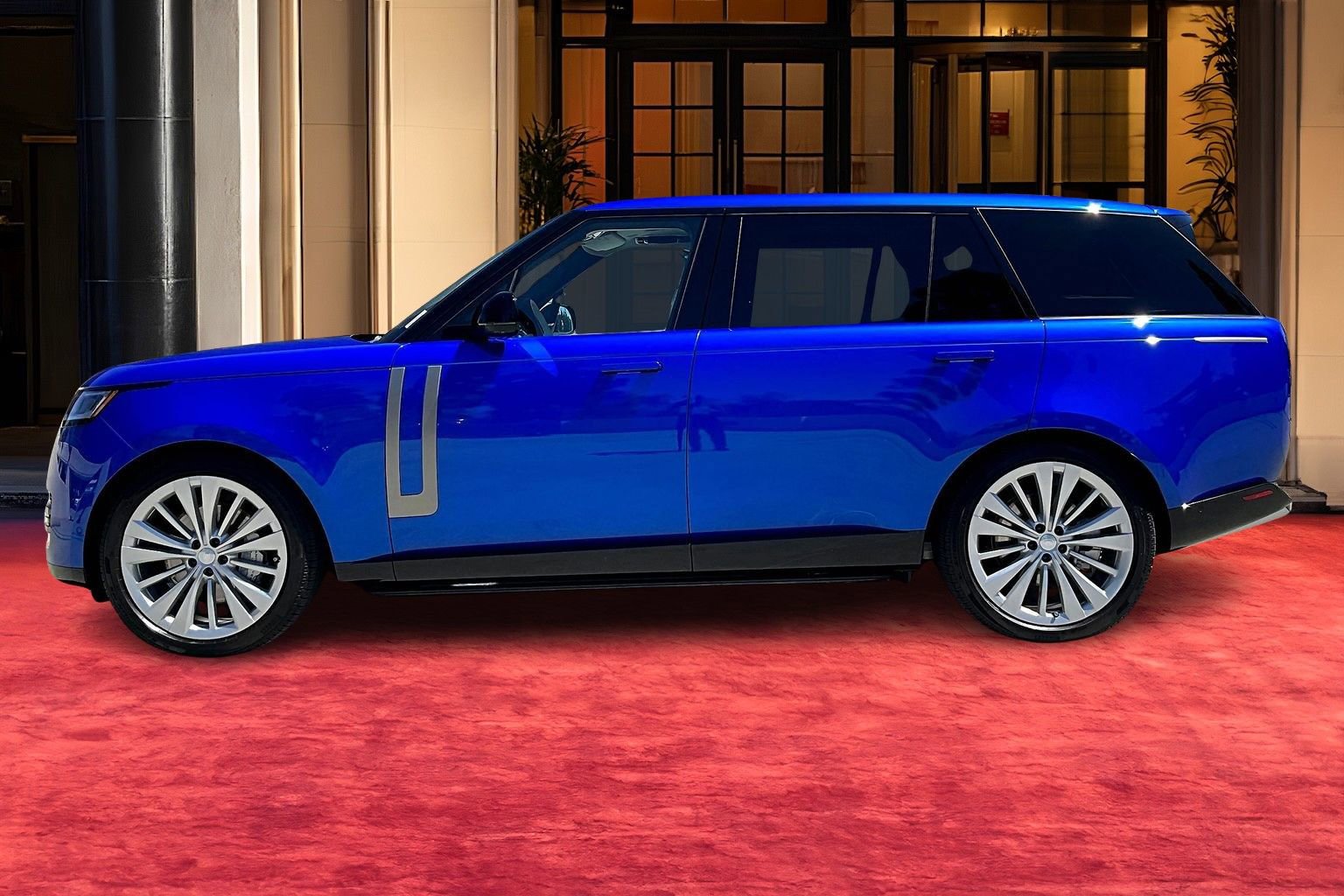 2025 Land Rover Range Rover SE photo 3