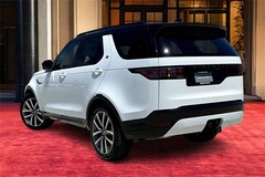2025 Land Rover Discovery P360 Dynamic SE SUV