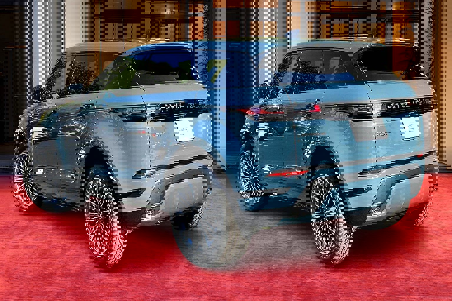 2026 Land Rover Range Rover Evoque Dynamic SE photo 2