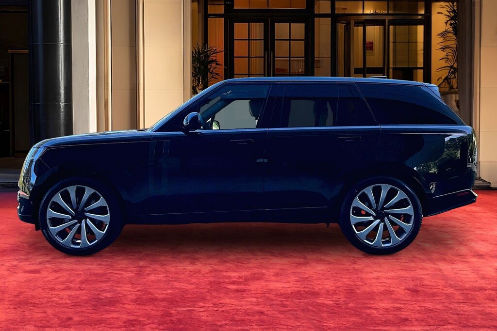 New 2026 Land Rover Range Rover P530 SE SUV