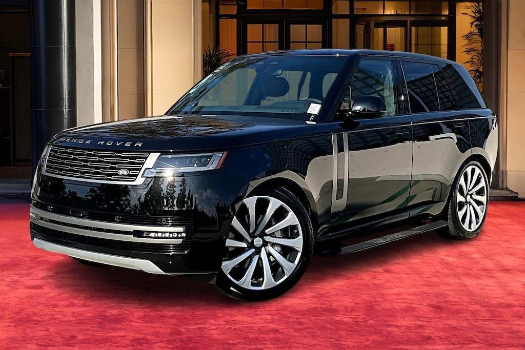 New 2025 Land Rover Range Rover P400 SE SUV