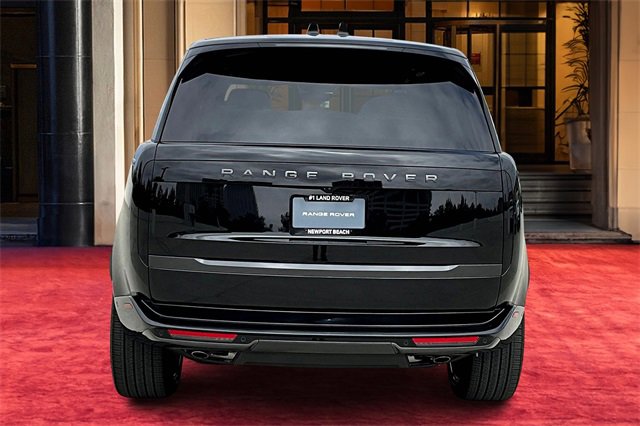 2025 Land Rover Range Rover SE photo 4