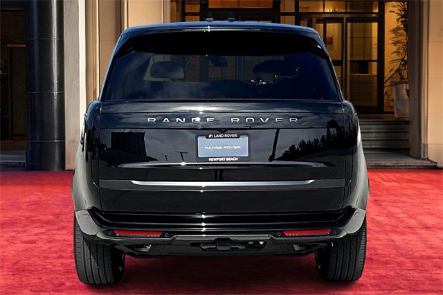 2025 Land Rover Range Rover SE photo 3