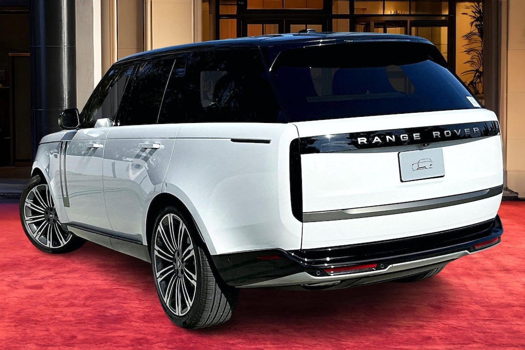 New 2025 Land Rover Range Rover P400 SE SUV