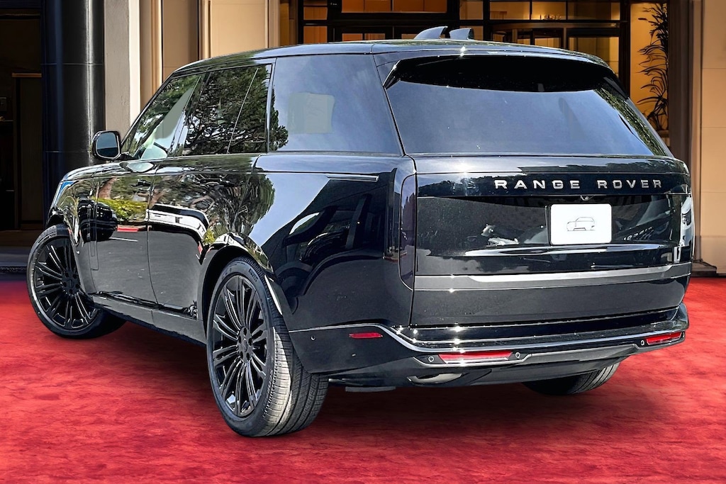 New 2026 Land Rover Range Rover P400 SE SUV