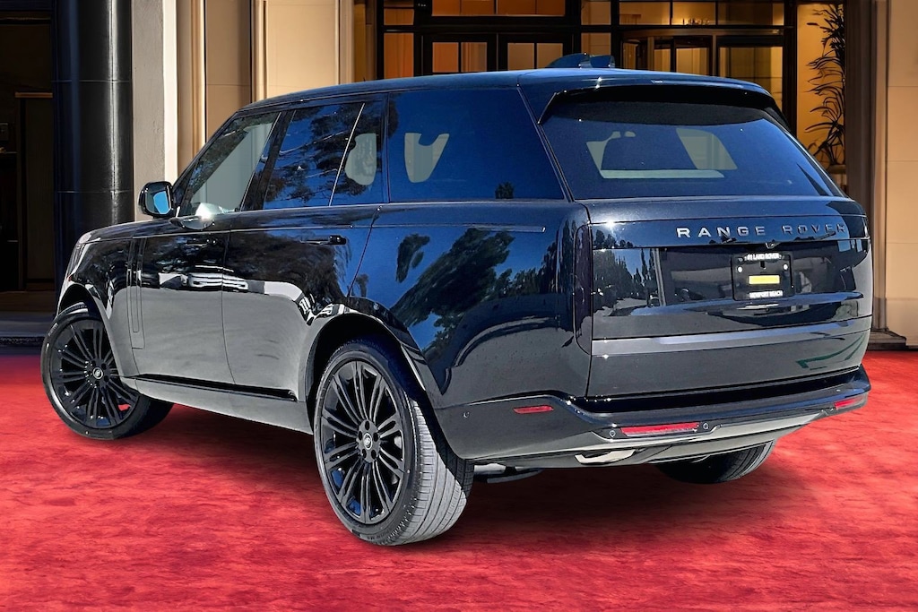 New 2025 Land Rover Range Rover P400 SE SUV