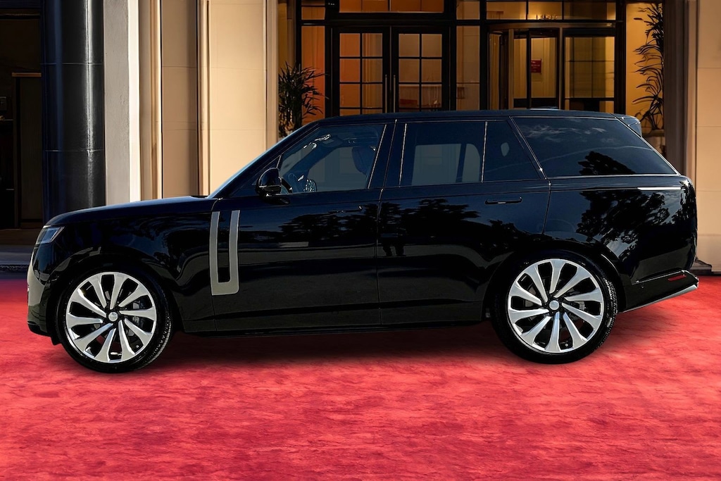 New 2025 Land Rover Range Rover P400 SE SUV