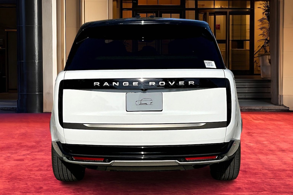 New 2025 Land Rover Range Rover P400 SE SUV