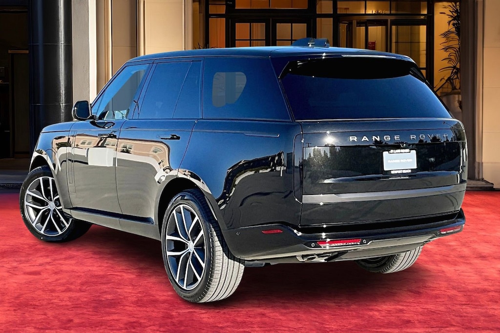 New 2025 Land Rover Range Rover P530 SE SUV