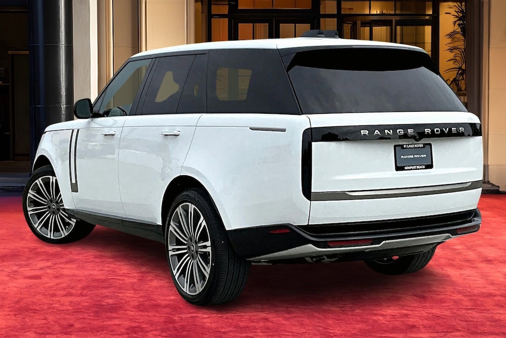 New 2025 Land Rover Range Rover P530 SE SUV