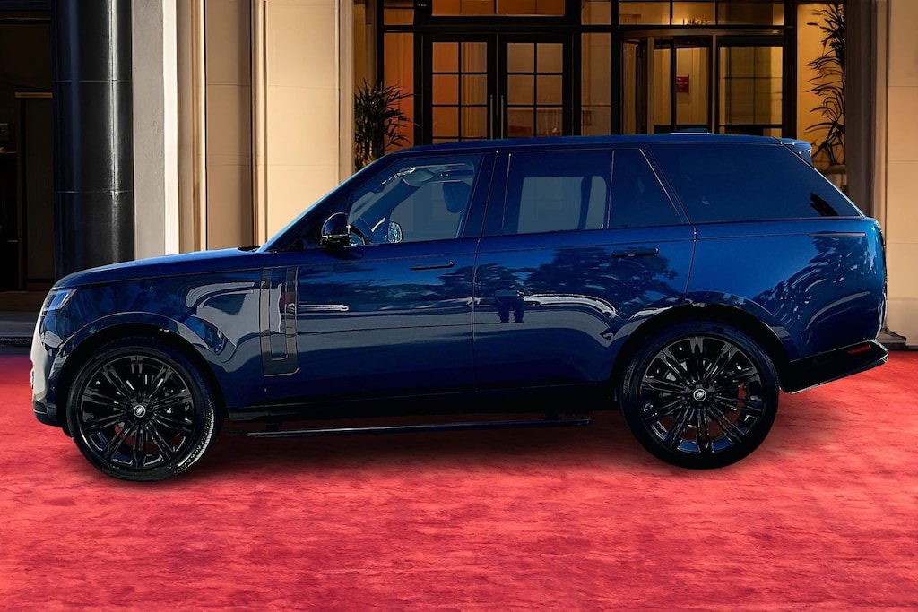 New 2025 Land Rover Range Rover P400 SE SUV
