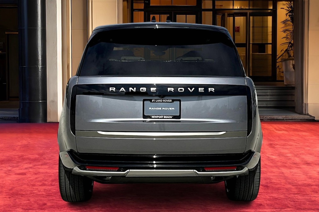 New 2025 Land Rover Range Rover P400 SE 7 Seat SUV