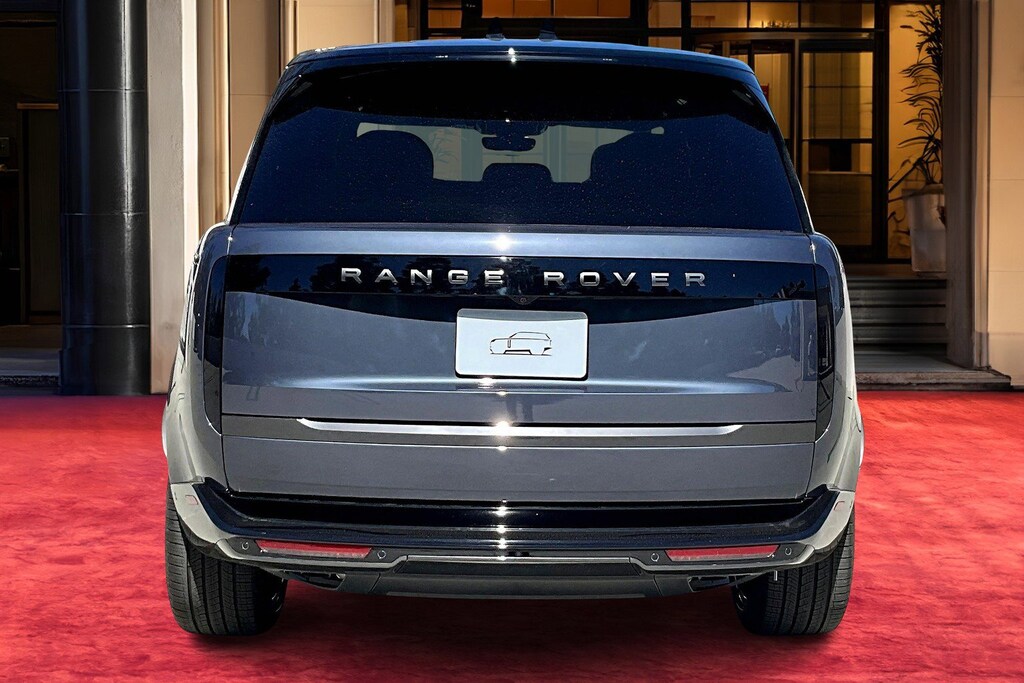 New 2025 Land Rover Range Rover P400 SE SUV