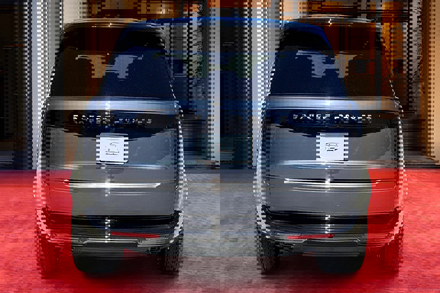 2025 Land Rover Range Rover SE photo 4