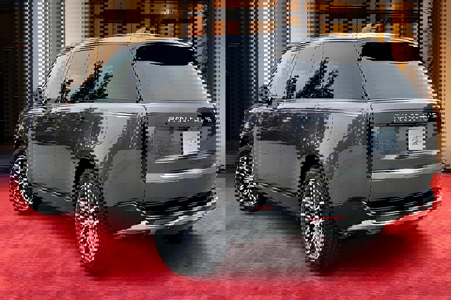 2025 Land Rover Range Rover SE photo 2